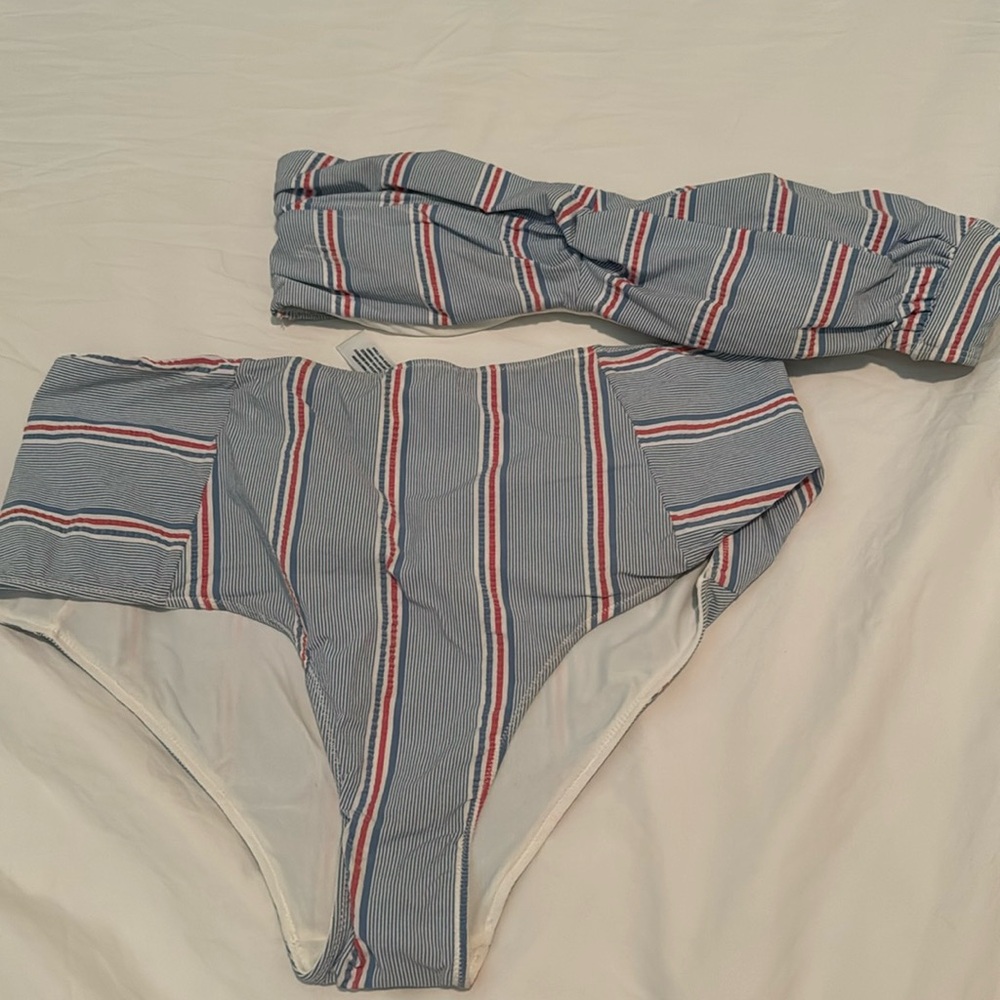 Vineyard vibes high waisted bikini. Size small.